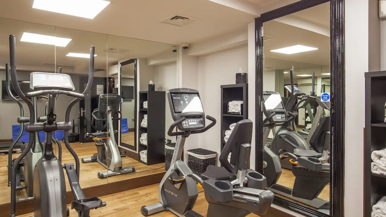 Park Grand Paddington court